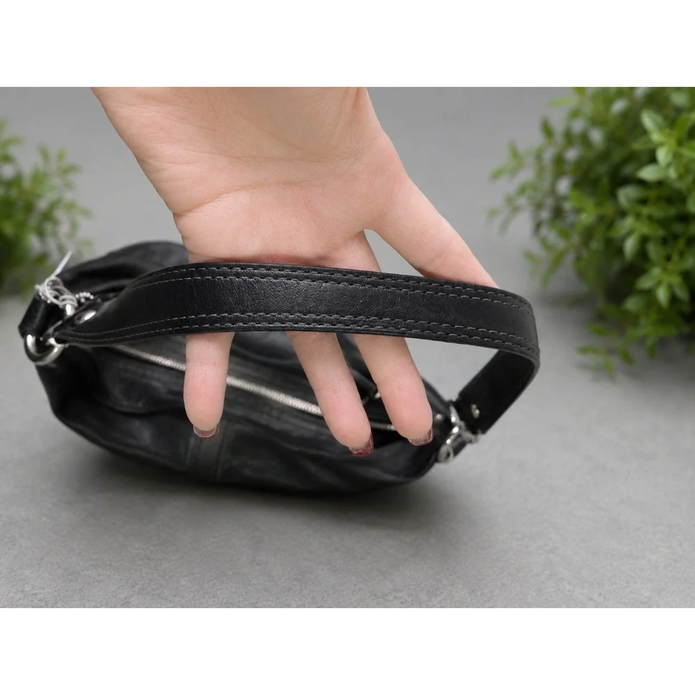 C212 Coach Zoe shoulder bag